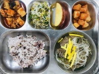 서울왕북초등학교 :: 급식 소식 :: 11월 2일 (목) 점심 급식사진