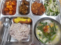 11월 7일 (화) 점심 급식사진 :: 급식 소식 :: 동현중학교 동현중학교 :: 급식 소식 :: 11월 7일 (화) 점심 급식사진