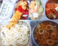 11월 8일 (수) 점심 급식사진 :: 급식소식 :: 샘말초등학교 샘말초등학교 :: 급식소식 :: 11월 8일 (수) 점심 급식사진