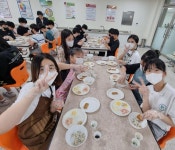 6학년 자립형식생활수업 교육-충남식생활교육지원센터 :: 급식 소식 :: 천안용암초등학교 천안용암초등학교 :: 급식 소식 :: 6학년... 