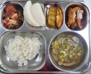 17(금) 기장밥 콩나물어묵국 뼈 없는 달고기구이 멕시카나양념치킨 배추김치 배 :: 급식 소식 :: 중앙초등학교(속초) 중앙초등학교(속초) :: 급식... 