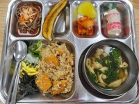 11월 17일 (금) 점심 급식사진 :: 급식 소식 :: 동현중학교 동현중학교 :: 급식 소식 :: 11월 17일 (금) 점심 급식사진