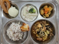 11월 17일 (금) 점심 급식사진 :: 급식 소식 :: 안룡초등학교 안룡초등학교 :: 급식 소식 :: 11월 17일 (금) 점심 급식사진