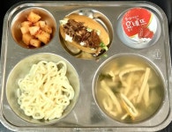 11월 15일 (수) 점심 급식사진 :: 급식 소식 :: 샘모루초등학교 샘모루초등학교 :: 급식 소식 :: 11월 15일 (수) 점심 급식사진