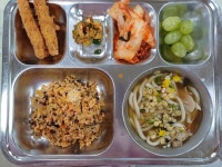 11월 17일 (금) 점심 급식사진 :: 급식 소식 :: 창동중학교 창동중학교 :: 급식 소식 :: 11월 17일 (금) 점심 급식사진