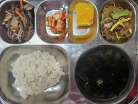 11월 13일 (월) 점심 급식사진 :: 급식 소식 :: 서울인수초등학교 서울인수초등학교 :: 급식 소식 :: 11월 13일 (월) 점심 급식사진