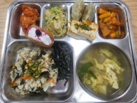 11월 20일 (월) 점심 급식사진 :: 급식 소식 :: 동현중학교 동현중학교 :: 급식 소식 :: 11월 20일 (월) 점심 급식사진