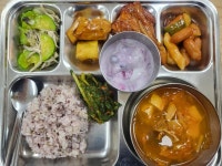 11월 21일 (화) 점심 급식사진 :: 급식 소식 :: 동현중학교 동현중학교 :: 급식 소식 :: 11월 21일 (화) 점심 급식사진