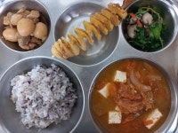 11월 23일 (목) 점심 급식사진 :: 급식 소식 :: 중일초등학교 중일초등학교 :: 급식 소식 :: 11월 23일 (목) 점심 급식사진