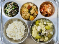 11월 24일 (금) 점심 급식사진 :: 급식 소식 :: 산본초등학교 산본초등학교 :: 급식 소식 :: 11월 24일 (금) 점심 급식사진