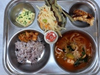 11월 27일 급식 사진 공개 :: 급식 소식 :: 무거초등학교 무거초등학교 :: 급식 소식 :: 11월 27일 급식 사진 공개