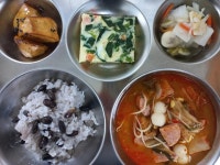 11월 28일 (화) 점심 급식사진 :: 급식 소식 :: 중일초등학교 중일초등학교 :: 급식 소식 :: 11월 28일 (화) 점심 급식사진