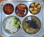 12월 1일 (금) 점심 급식사진 :: 급식 소식 :: 용동중학교 용동중학교 :: 급식 소식 :: 12월 1일 (금) 점심 급식사진
