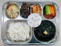 12월 5일 (화) 점심 급식사진 :: 급식 소식 :: 인천구산초등학교 인천구산초등학교 :: 급식 소식 :: 12월 5일 (화) 점심 급식사진