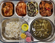12월 5일 (화) 점심 급식사진 :: 급식 소식 :: 해운대초등학교 해운대초등학교 :: 급식 소식 :: 12월 5일 (화) 점심 급식사진
