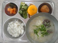 12월6일 학교급식 사진입니다. :: 급식 소식 :: 용원중학교 용원중학교 :: 급식 소식 :: 12월6일 학교급식 사진입니다.