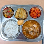 12월 4일 (월) 점심 급식사진 :: 급식 소식 :: 금계초등학교 금계초등학교 :: 급식 소식 :: 12월 4일 (월) 점심 급식사진