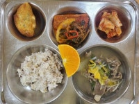 12월 8일 (금) 점심 급식사진 :: 급식 소식 :: 석우초등학교 석우초등학교 :: 급식 소식 :: 12월 8일 (금) 점심 급식사진