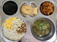 12월 8일 (금) 점심 급식사진 :: 급식 소식 :: 거학초등학교 거학초등학교 :: 급식 소식 :: 12월 8일 (금) 점심 급식사진