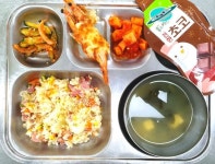 12월 8일 (금) 점심 급식사진 :: 급식 소식 :: 동궁초등학교 동궁초등학교 :: 급식 소식 :: 12월 8일 (금) 점심 급식사진