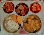 12월 8일 (금) 점심 급식사진 :: 급식 소식 :: 경일초등학교 경일초등학교 :: 급식 소식 :: 12월 8일 (금) 점심 급식사진