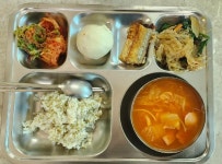 2023년 12월 8일 급식 사진 :: 급식 소식 :: 외산중학교 외산중학교 :: 급식 소식 :: 2023년 12월 8일 급식 사진