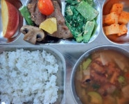 12월 11일 (월) 점심 급식사진 :: 급식소식 :: 샘말초등학교 샘말초등학교 :: 급식소식 :: 12월 11일 (월) 점심 급식사진