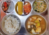 12월 11일 (월) 점심 급식사진 :: 급식 소식 :: 심원초등학교 심원초등학교 :: 급식 소식 :: 12월 11일 (월) 점심 급식사진