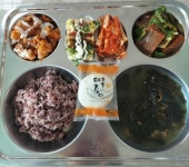 2023년 12월 8일(금) 식단 사진입니다. :: 급식 소식 :: 김해삼계중학교 김해삼계중학교 :: 급식 소식 :: 2023년 12월 8일(금) 식단 사진입니다.