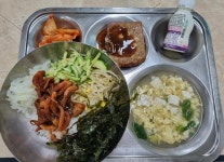 12월 1일 (금) 점심 급식사진 :: 급식 소식 :: 대구가톨릭대학교사범대학부속무학중학교 대구가톨릭대학교사범대학부속무학중학교 :: 급식 소식... 