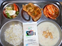 12월 15일 (금) 점심 급식사진 :: 급식 소식 :: 두실초등학교 두실초등학교 :: 급식 소식 :: 12월 15일 (금) 점심 급식사진
