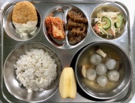 12월 12일 (화) 점심 급식사진 :: 급식 소식 :: 이화여자대학교사범대학부속초등학교 이화여자대학교사범대학부속초등학교 :: 급식 소식 :: 12월... 