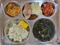 12월 18일 (월) 점심 급식사진 :: 급식 소식 :: 석우초등학교 석우초등학교 :: 급식 소식 :: 12월 18일 (월) 점심 급식사진