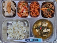 12월 18일 (월) 점심 급식사진 :: 급식 소식 :: 원묵중학교 원묵중학교 :: 급식 소식 :: 12월 18일 (월) 점심 급식사진
