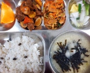 12월 18일 (월) 점심 급식사진 :: 급식소식 :: 샘말초등학교 샘말초등학교 :: 급식소식 :: 12월 18일 (월) 점심 급식사진