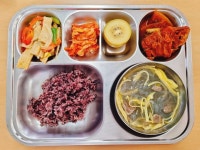 2023년 12월 18일 급식 사진 :: 급식 소식 :: 외산중학교 외산중학교 :: 급식 소식 :: 2023년 12월 18일 급식 사진