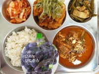 12월 19일 (화) 점심 급식사진 :: 급식 소식 :: 푸른솔중학교 푸른솔중학교 :: 급식 소식 :: 12월 19일 (화) 점심 급식사진