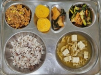 12월 19일 (화) 점심 급식사진 :: 급식 소식 :: 인천정각중학교 인천정각중학교 :: 급식 소식 :: 12월 19일 (화) 점심 급식사진