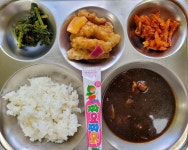 12월 20일 (수) 점심 급식사진 :: 급식 소식 :: 덕동초등학교 덕동초등학교 :: 급식 소식 :: 12월 20일 (수) 점심 급식사진