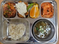 20231215 차조밥,유채된장국,매콤순살치킨/양파크리미소스,실곤약무침, 배추김치,한라봉 :: 급식 소식 :: 천안새샘중학교 천안새샘중학교... 
