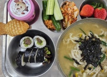 12월 13일 (수) 점심 급식사진 :: 급식 소식 :: 장흥중학교 장흥중학교 :: 급식 소식 :: 12월 13일 (수) 점심 급식사진
