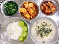 12월 22일 (금) 점심 급식사진 :: 급식 소식 :: 능실초등학교 능실초등학교 :: 급식 소식 :: 12월 22일 (금) 점심 급식사진