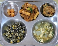 12월 19일 (화) 점심 급식사진 :: 급식 소식 :: 한천중학교 한천중학교 :: 급식 소식 :: 12월 19일 (화) 점심 급식사진