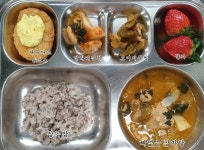 12월 26일 (화) 점심 급식사진 :: 급식 소식 :: 화성반월초등학교 화성반월초등학교 :: 급식 소식 :: 12월 26일 (화) 점심 급식사진