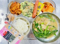 12월 18일 (월) 점심 급식사진 :: 급식 소식 :: 태릉고등학교 태릉고등학교 :: 급식 소식 :: 12월 18일 (월) 점심 급식사진