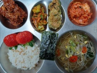 12월 28일 (목) 점심 급식사진 :: 급식 소식 :: 서울경수초등학교 서울경수초등학교 :: 급식 소식 :: 12월 28일 (목) 점심 급식사진