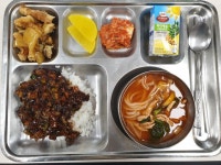 23.12.29 (금) 식단 사진입니다. :: 급식 소식 :: 익산지원중학교 익산지원중학교 :: 급식 소식 :: 23.12.29 (금) 식단 사진입니다.