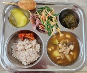 2023.12.28(목)차수수밥 우렁된장찌개, 깻잎찜,훈제오리/무쌈, 배추겉절이, 미니핫도그 :: 급식 소식 :: 대전신평초등학교 대전신평초등학교... 