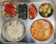 3월 8일 (금) 점심 급식사진 :: 급식 소식 :: 신목중학교 신목중학교 :: 급식 소식 :: 3월 8일 (금) 점심 급식사진