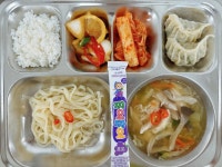 3월 13일 (수) 점심 급식사진 :: 급식 소식 :: 행당중학교 행당중학교 :: 급식 소식 :: 3월 13일 (수) 점심 급식사진